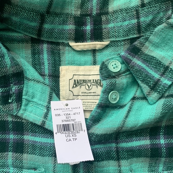 NWT American Eagle cropped flannel - Picture 3 of 3